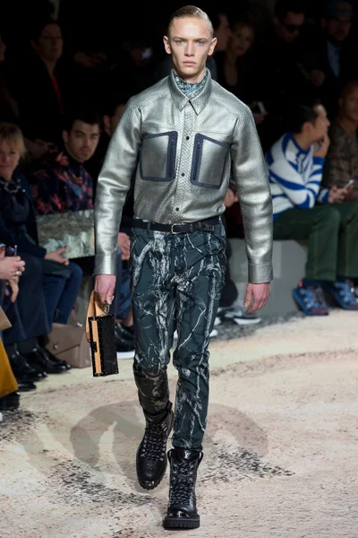 Look 4